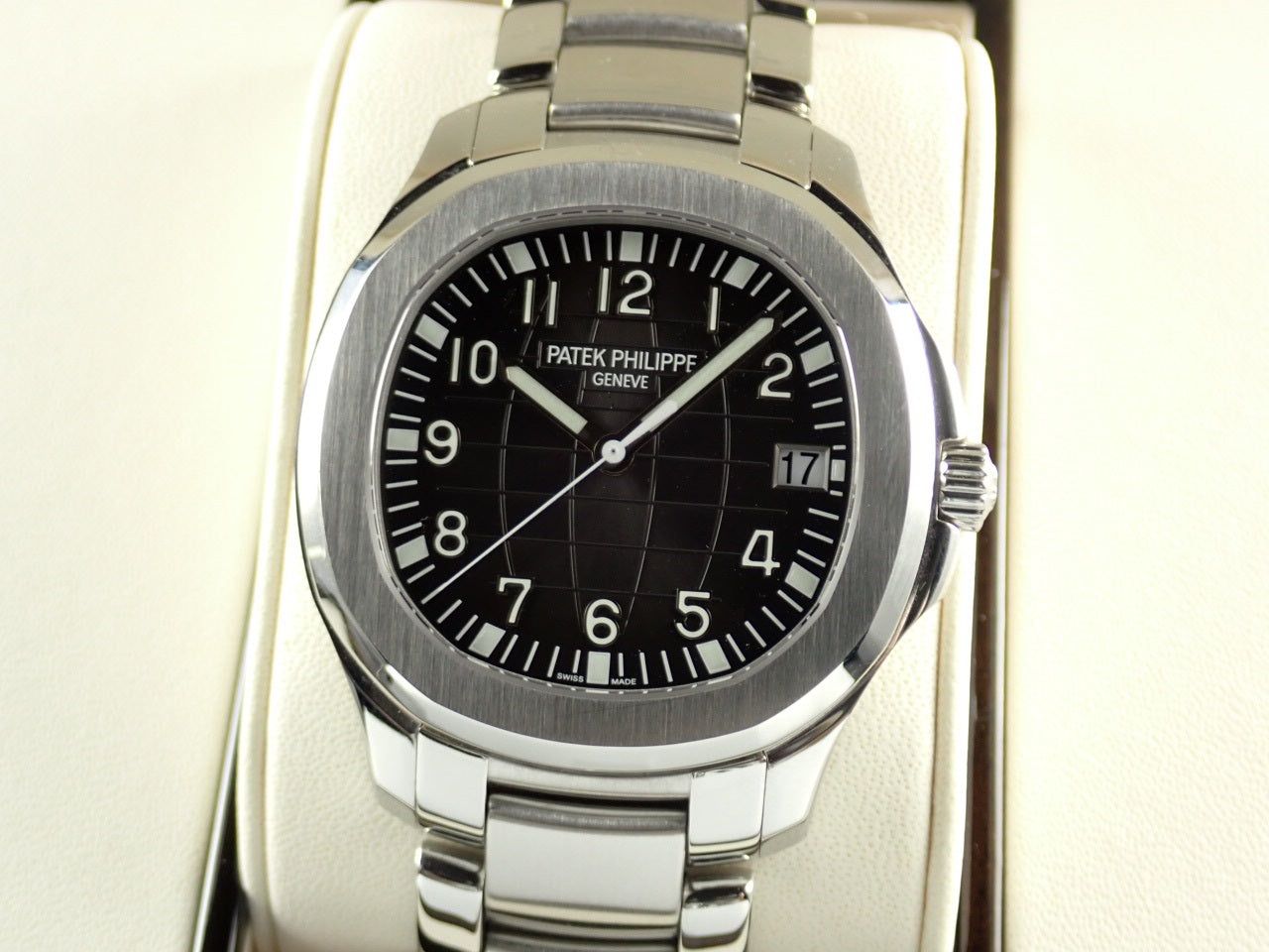 Patek Philippe Aquanaut Extra Large &lt;Warranty, Box, etc.&gt;