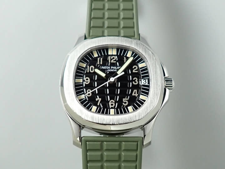 パテックフィリップ アクアノート ミディアム Ref.5060A-001 ステンレススチール ブラック文字盤