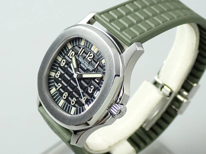 パテックフィリップ アクアノート ミディアム Ref.5060A-001 ステンレススチール ブラック文字盤