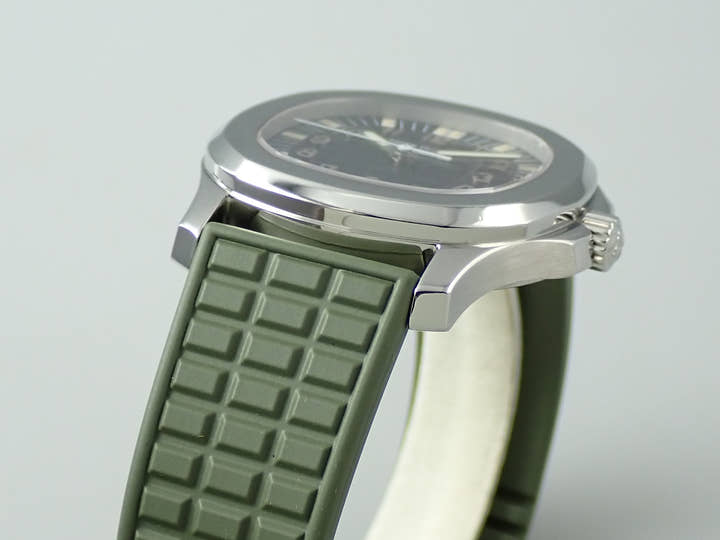 パテックフィリップ アクアノート ミディアム Ref.5060A-001 ステンレススチール ブラック文字盤