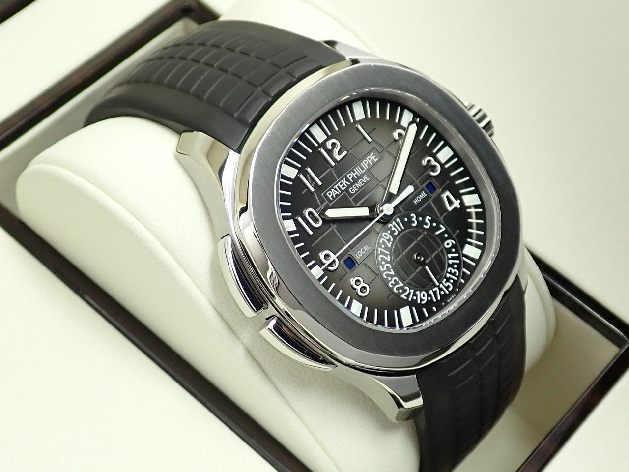 Patek Philippe Aquanaut Travel Time &lt;Box and other details&gt;