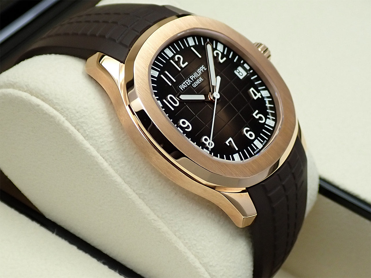 Patek Philippe Aquanaut Extra Large &lt;Warranty, Box, etc.&gt;