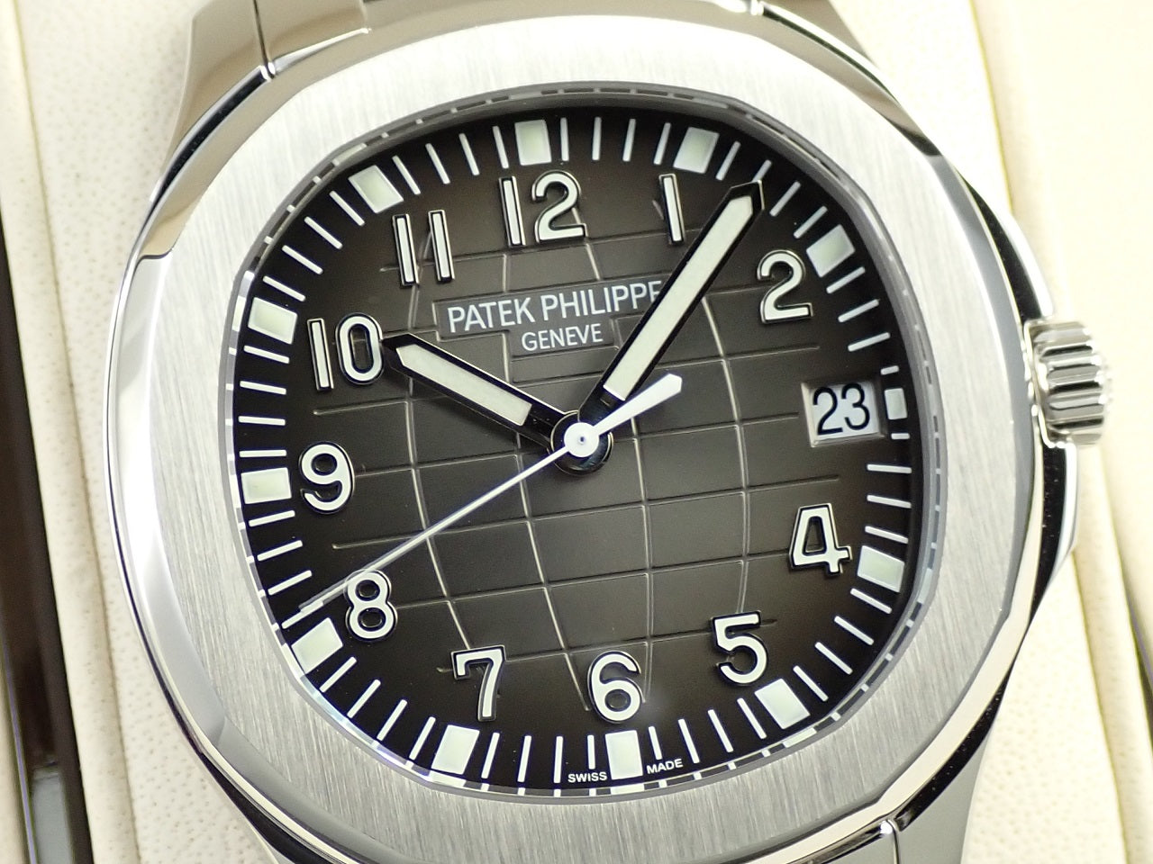 Patek Philippe Aquanaut Extra Large &lt;Warranty, Box, etc.&gt;