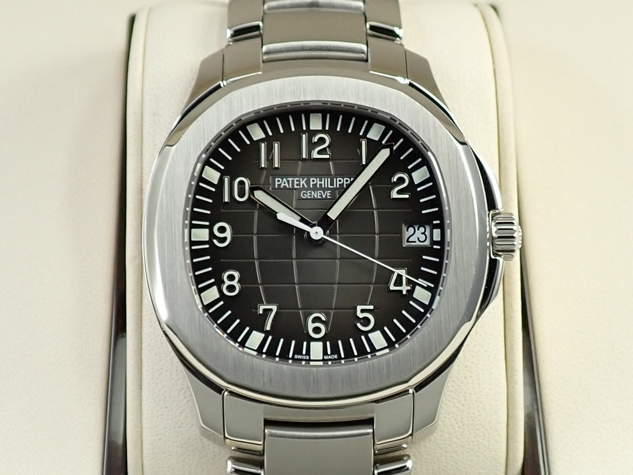 Patek Philippe Aquanaut Extra Large &lt;Warranty, Box, etc.&gt;