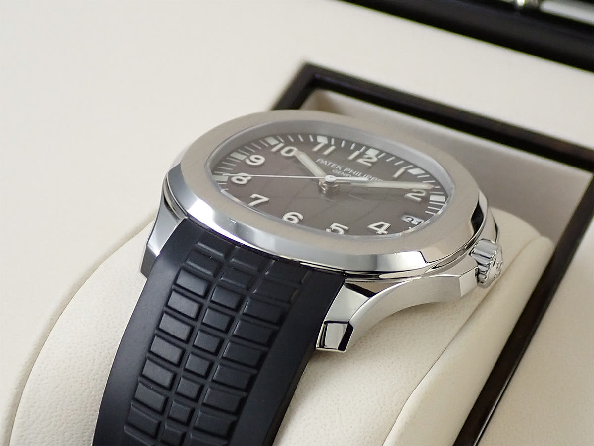 パテックフィリップ アクアノート Ref.5167A-001 ブラック文字盤 中古 756SKWLS