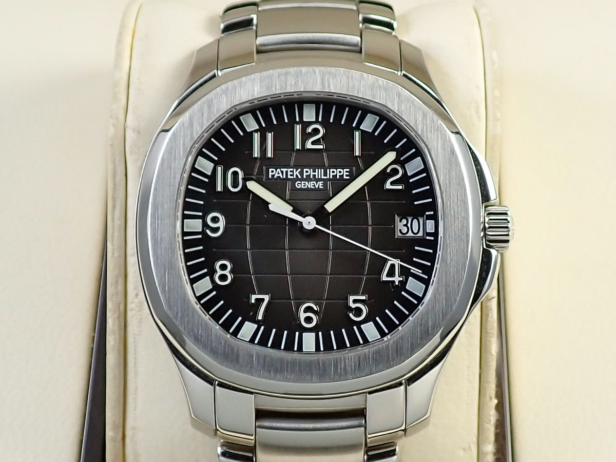 パテックフィリップ アクアノート エクストララージ Ref.5167/1A-001 ブラック文字盤 中古 P1X626R4
