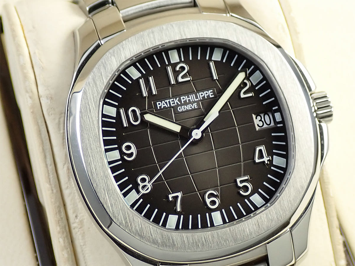 パテックフィリップ アクアノート エクストララージ Ref.5167/1A-001 ブラック文字盤 中古 P1X626R4