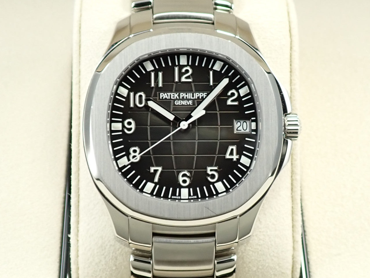 Patek Philippe Aquanaut Extra Large &lt;Warranty, Box, etc.&gt;