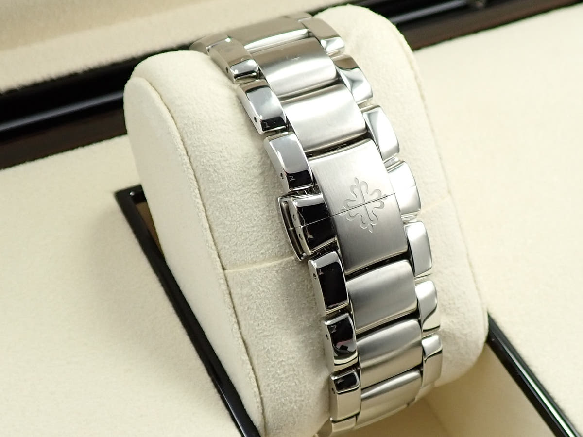 パテックフィリップ アクアノート エクストララージ Ref.5167/1A-001 ブラック文字盤 美品 WWR38319