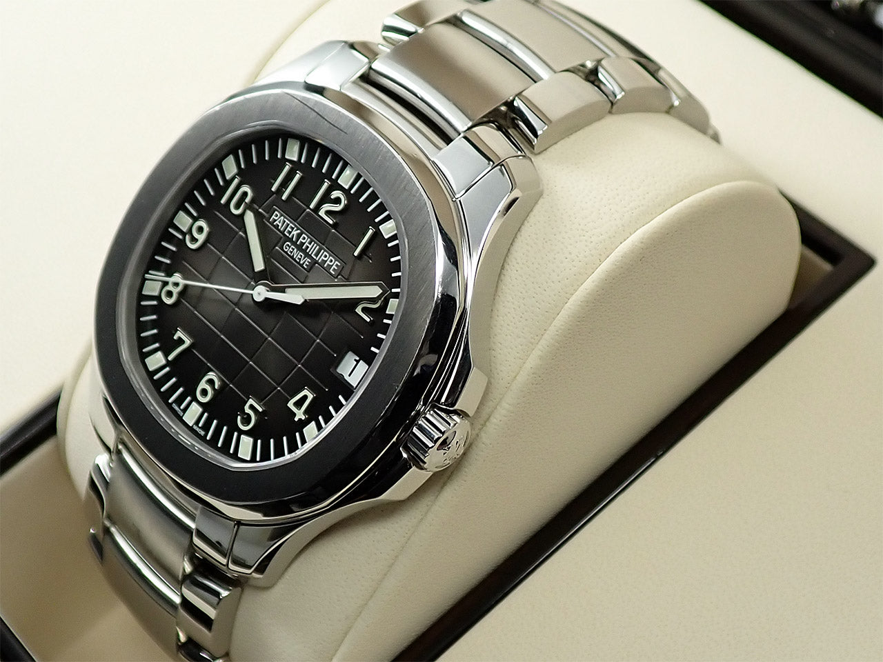 Patek Philippe Aquanaut Extra Large &lt;Warranty, Box, etc.&gt;