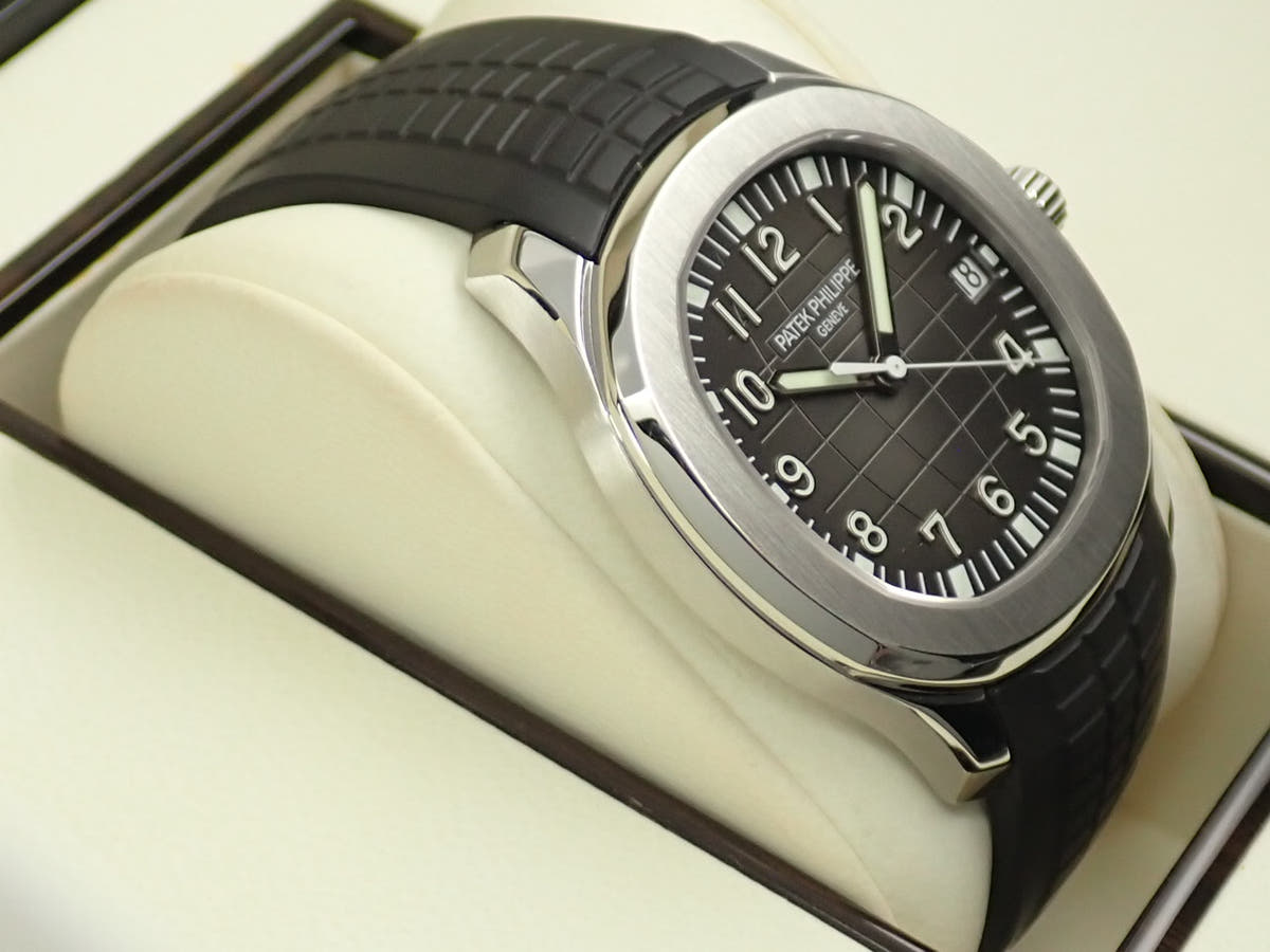 パテックフィリップ アクアノート Ref.5167A-001 ブラック文字盤 中古 KR668Z8F