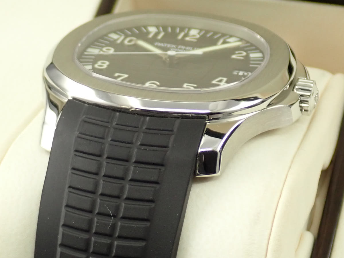 パテックフィリップ アクアノート Ref.5167A-001 ブラック文字盤 中古 KR668Z8F