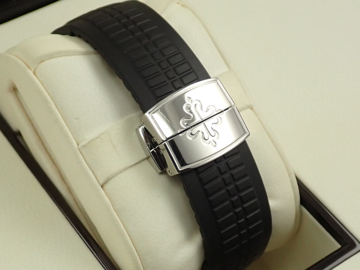 パテックフィリップ アクアノート Ref.5167A-001 ブラック文字盤 中古 KR668Z8F