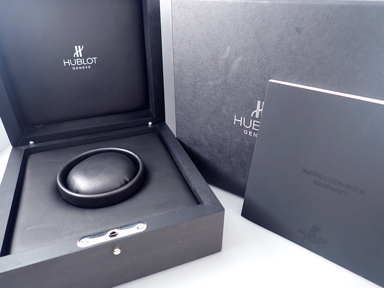 Hublot Big Bang Black Magic &lt;Box and Others&gt;