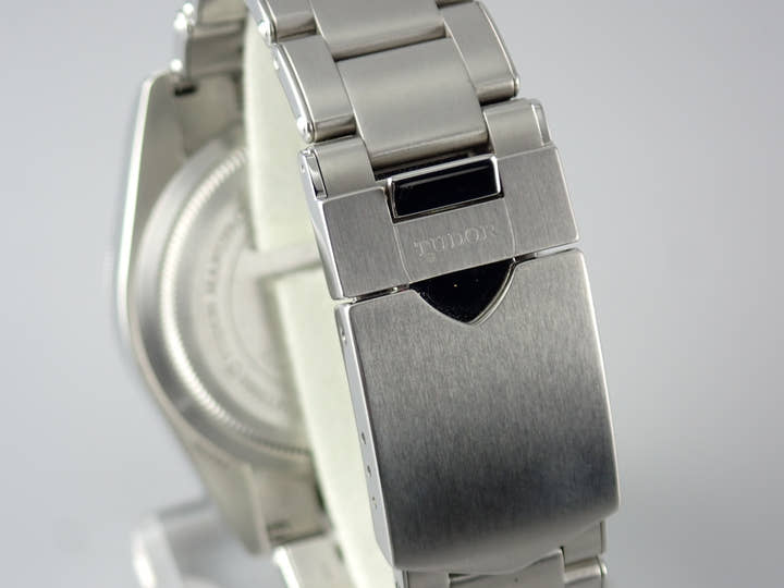 チューダー(チュードル) ブラックベイ Ref.79230G ブラック文字盤 極美品 blackbay-28
