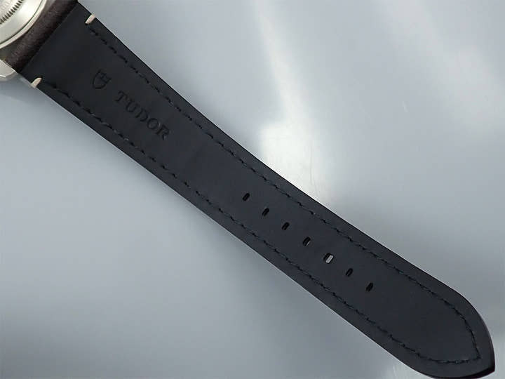 チューダー(チュードル) ブラックベイ フィフティエイト Ref.79010SG グレー文字盤 中古 PZ40H9MP
