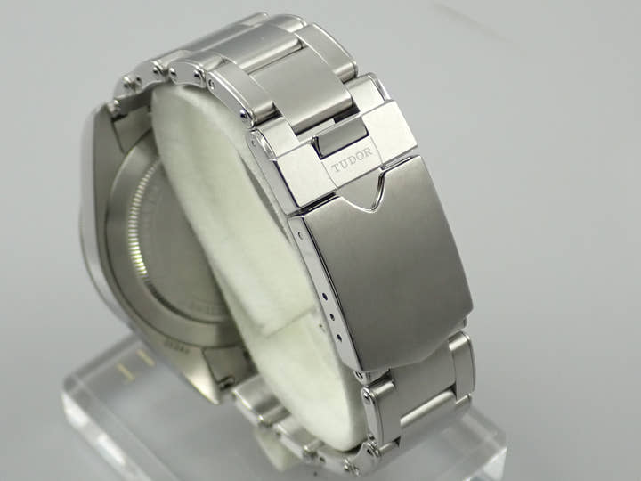 チューダー(チュードル) ブラックベイ Ref.79030N ブラック文字盤 中古 blackbay-70