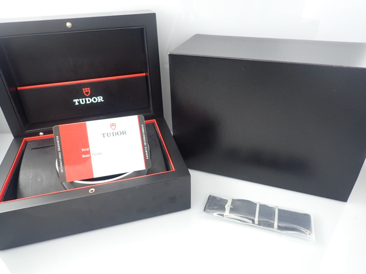 Tudor Black Bay Harrods Limited Edition &lt;Warranty, Box, etc.&gt;