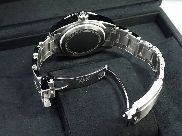 チューダー(チュードル) ブラックベイ プロ Ref.79470 ブラック文字盤 未使用 85V10816