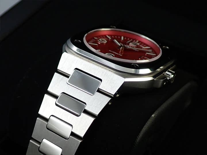 ベル＆ロス BR05 RED STEEL Ref.BR05A-R-ST/SST レッド文字盤 中古 KJ00SHXL