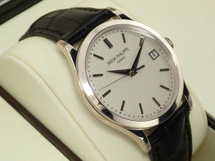 パテックフィリップ カラトラバ Ref.5296G-010 ホワイトゴールド シルバー文字盤 中古 M5715108