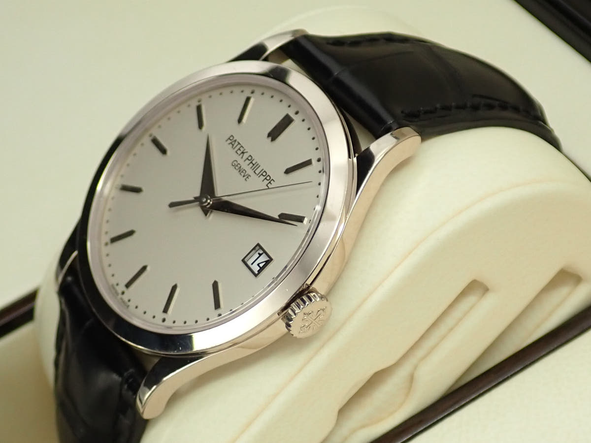 パテックフィリップ カラトラバ Ref.5296G-010 シルバー文字盤 中古 M5715108