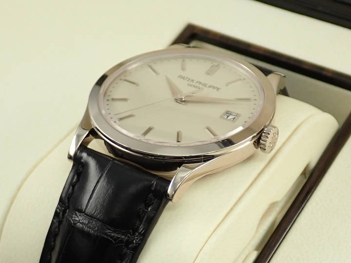 パテックフィリップ カラトラバ Ref.5296G-010 ホワイトゴールド シルバー文字盤 中古 M5715108