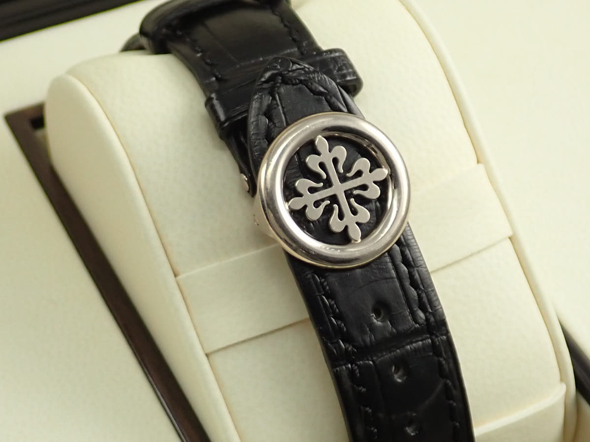 パテックフィリップ カラトラバ Ref.5296G-010 シルバー文字盤 中古 M5715108