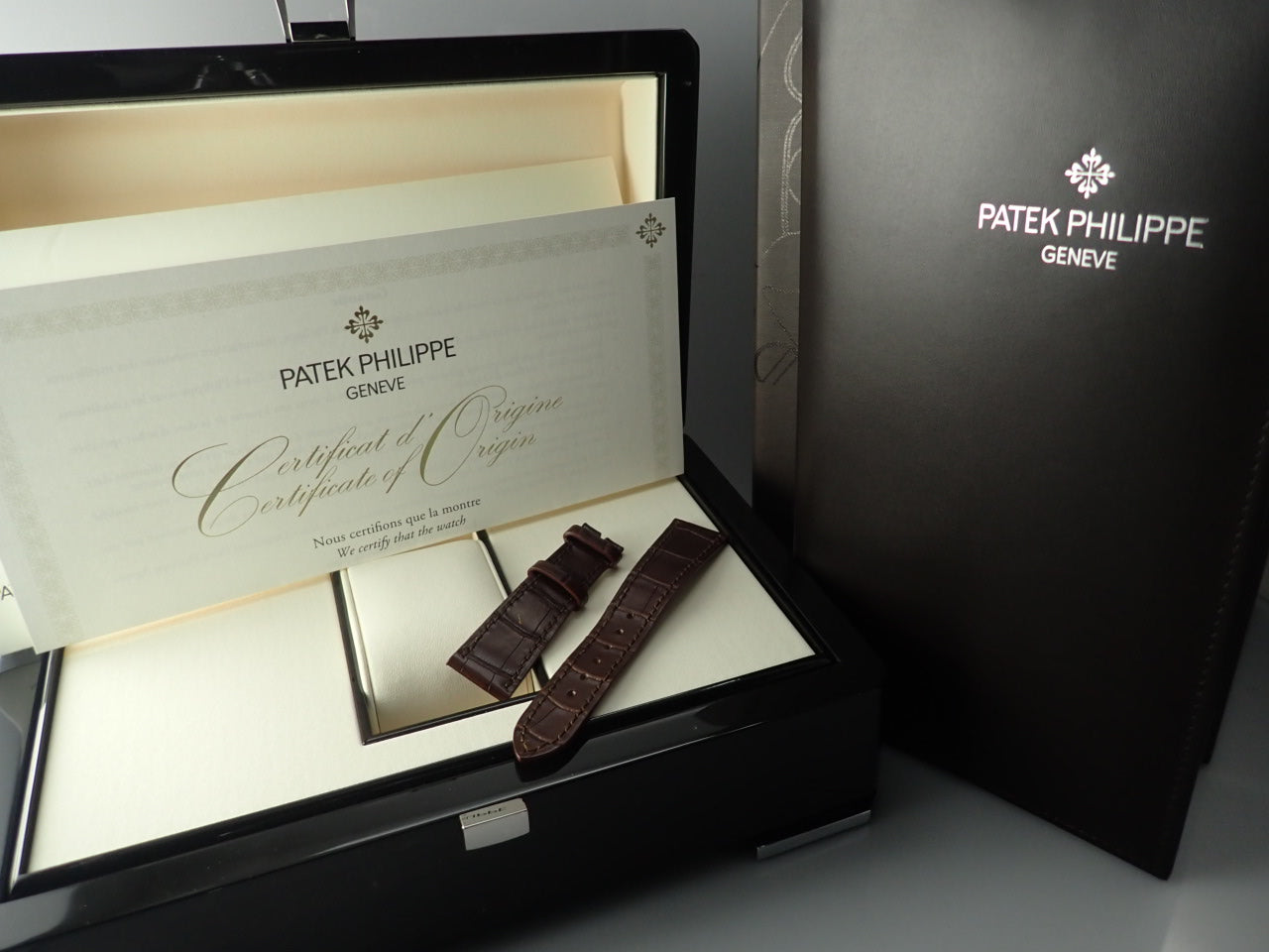 Patek Philippe Calatrava &lt;Warranty box etc.&gt;