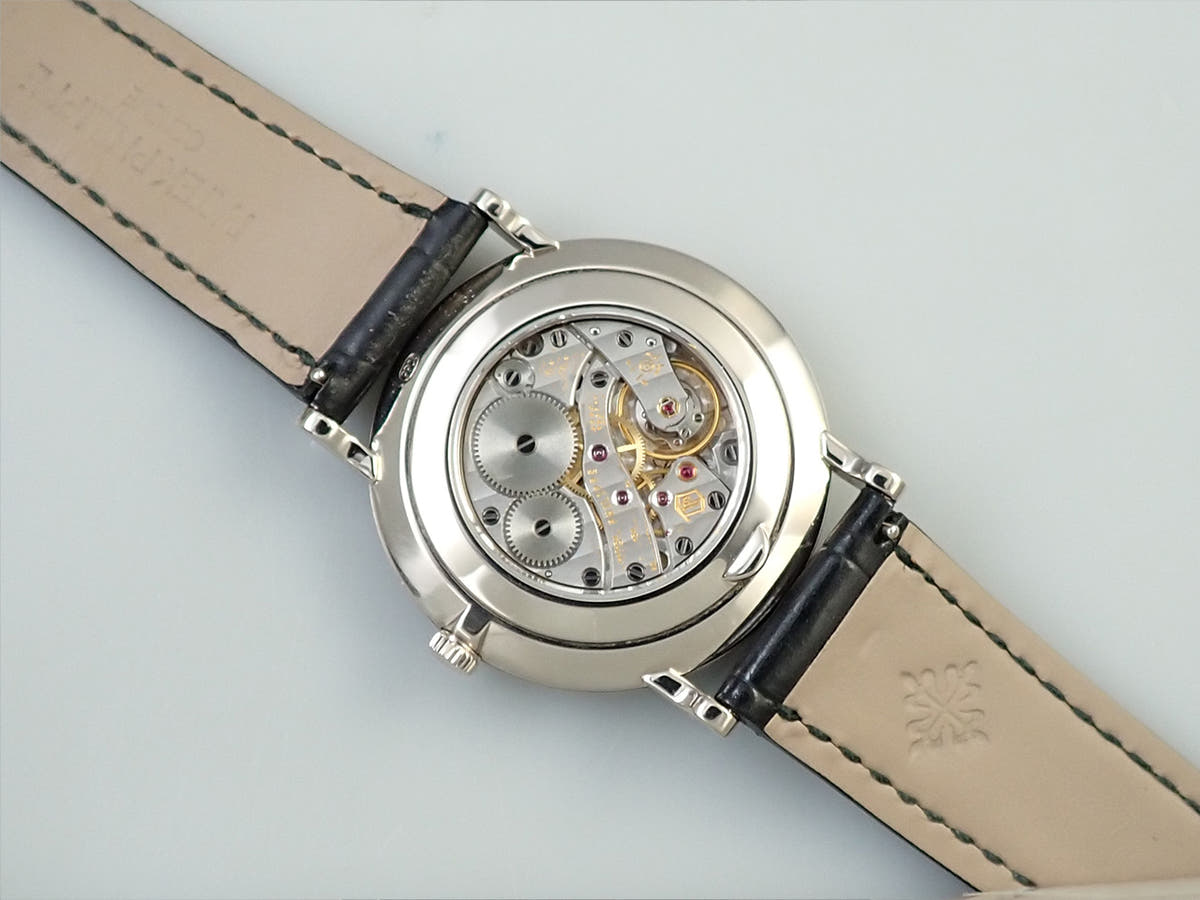パテックフィリップ カラトラバ Ref.5119G-001 ホワイト文字盤 中古 W9F9K7FH