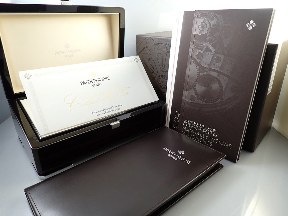パテックフィリップ カラトラバ Ref.5119G-001 ホワイト文字盤 中古 W9F9K7FH