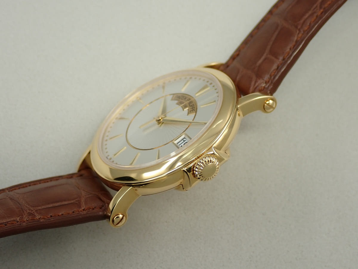 パテックフィリップ カラトラバ オフィサー Ref.5153J-001 シルバー文字盤 中古 61W85275