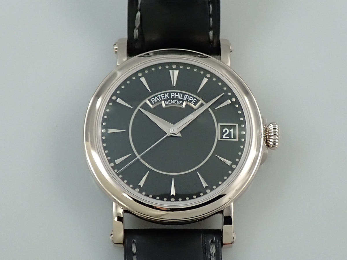 パテックフィリップ カラトラバ オフィサー Ref.5153G-001 ブラック文字盤 中古 7J0S052A