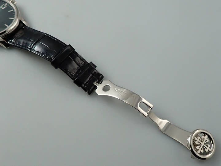 パテックフィリップ カラトラバ Ref.5227G-010 ホワイトゴールド ブラック文字盤