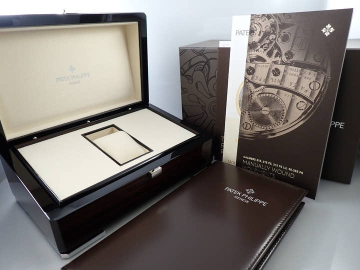 パテックフィリップ カラトラバ グランド エキシビジョン 東京2023 Ref.6127G-010 ホワイトゴールド ラックライトブルー文字盤