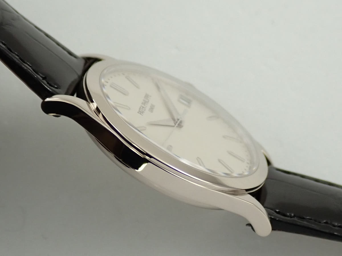 パテックフィリップ カラトラバ Ref.5296G-010 シルバー文字盤 美中古 CV2U1153