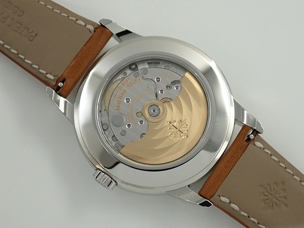 パテックフィリップ カラトラバ ウィークリーカレンダー Ref.5212A-001 シルバー文字盤 美品 78H02AAJ