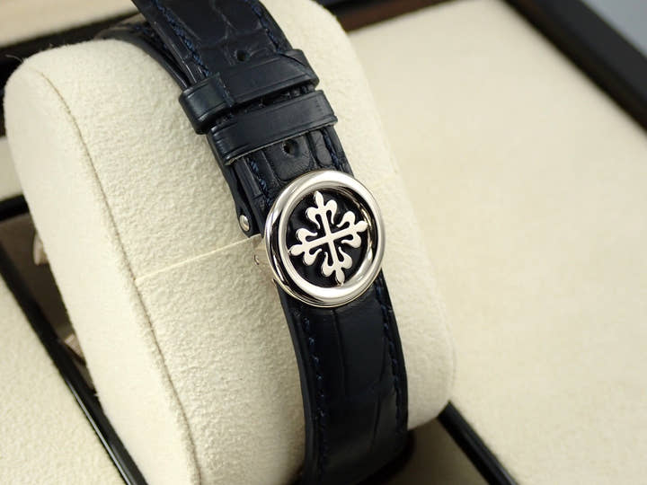 パテックフィリップ カラトラバ パイロット トラベルタイム Ref.5524G-001 ホワイトゴールド ブルー文字盤