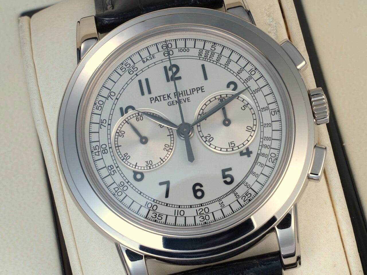 Patek Philippe Chronograph Ref.5070G-001 18KWG Silver Dial