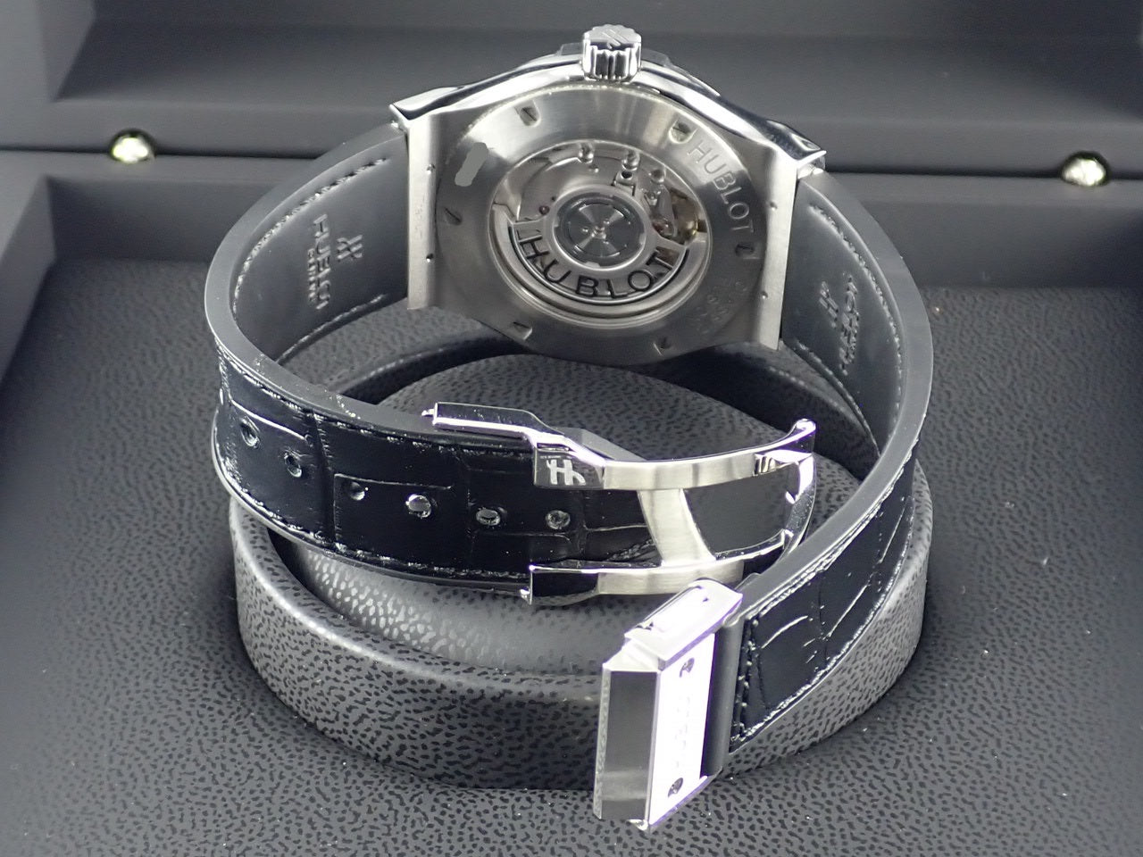 Hublot Classic Fusion Titanium Ref.542.NX.1171.LR