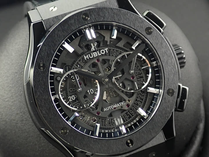 ウブロ クラシック フュージョン アエロ クロノグラフ ブラックマジック Ref.525.CM.0170.RX スケルトン文字盤 美品 Y3ZFSARZ