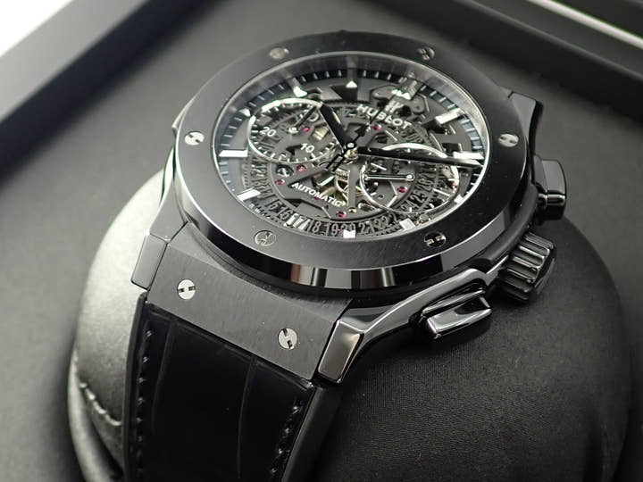 ウブロ クラシック フュージョン アエロ クロノグラフ ブラックマジック Ref.525.CM.0170.RX スケルトン文字盤 美品 Y3ZFSARZ