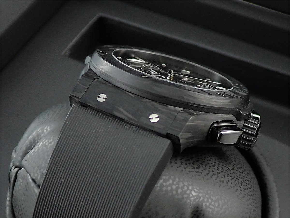 ウブロ クラシックフュージョン アエロフュージョン クロノグラフ フロステッドカーボン Ref.525.QK.0170.NR.JPN スケルトン文字盤 極美品 5WZPLZRU