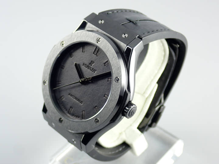 ウブロ クラシックフュージョン Ref.511.CM.0500.VR.BER16 ブラック文字盤 中古 classic-fusion