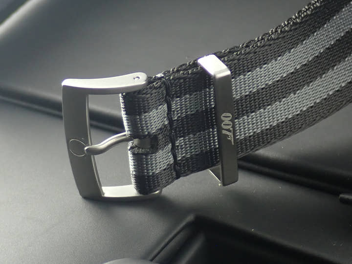 オメガ シーマスター 300 スペクター Ref.233.32.41.21.01.001 ブラック文字盤 極美品 Y9X4U143