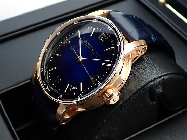 オーデマピゲ CODE 11.59 バイ オーデマ ピゲ Ref.15210OR.OO.A028CR.01 ピンクゴールド スモークブルーラッカー文字盤