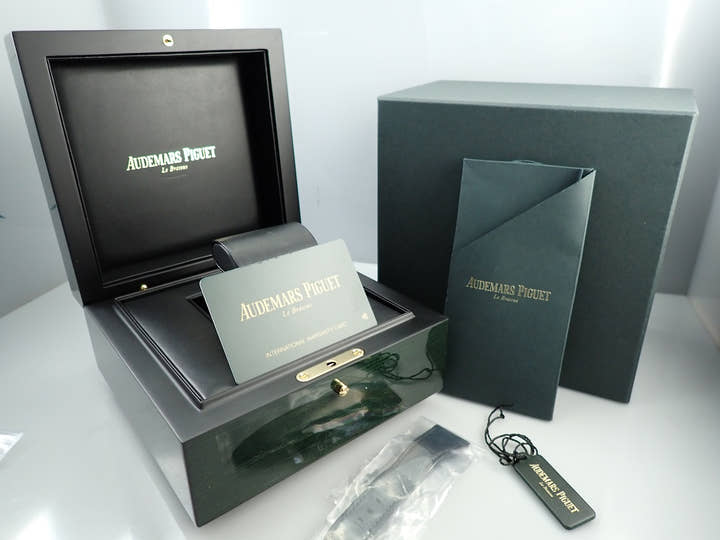 オーデマピゲ CODE 11.59 バイ オーデマ ピゲ Ref.15210BC.OO.A002CR.01 ホワイトゴールド ブラック文字盤