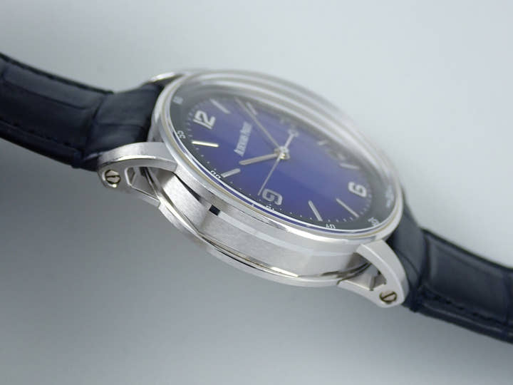 オーデマピゲ CODE 11.59 バイ オーデマ ピゲ ボリショイ限定モデル Ref.15210BC.OO.A321CR.99 ホワイトゴールド スモークブルーエナメル文字盤