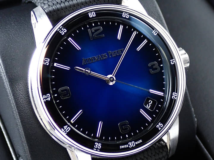 オーデマピゲ CODE 11.59 バイ オーデマ ピゲ Ref.15210BC.OO.A002KB.01 ホワイトゴールド スモークブルーラッカー文字盤