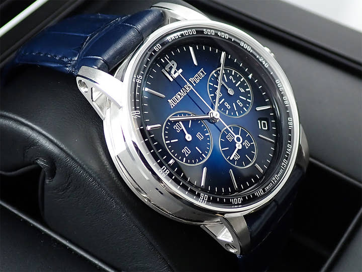 オーデマピゲ CODE 11.59 バイ オーデマ ピゲ クロノグラフ Ref.26393BC.OO.A002KB.01 ホワイトゴールド スモークブルーラッカー文字盤